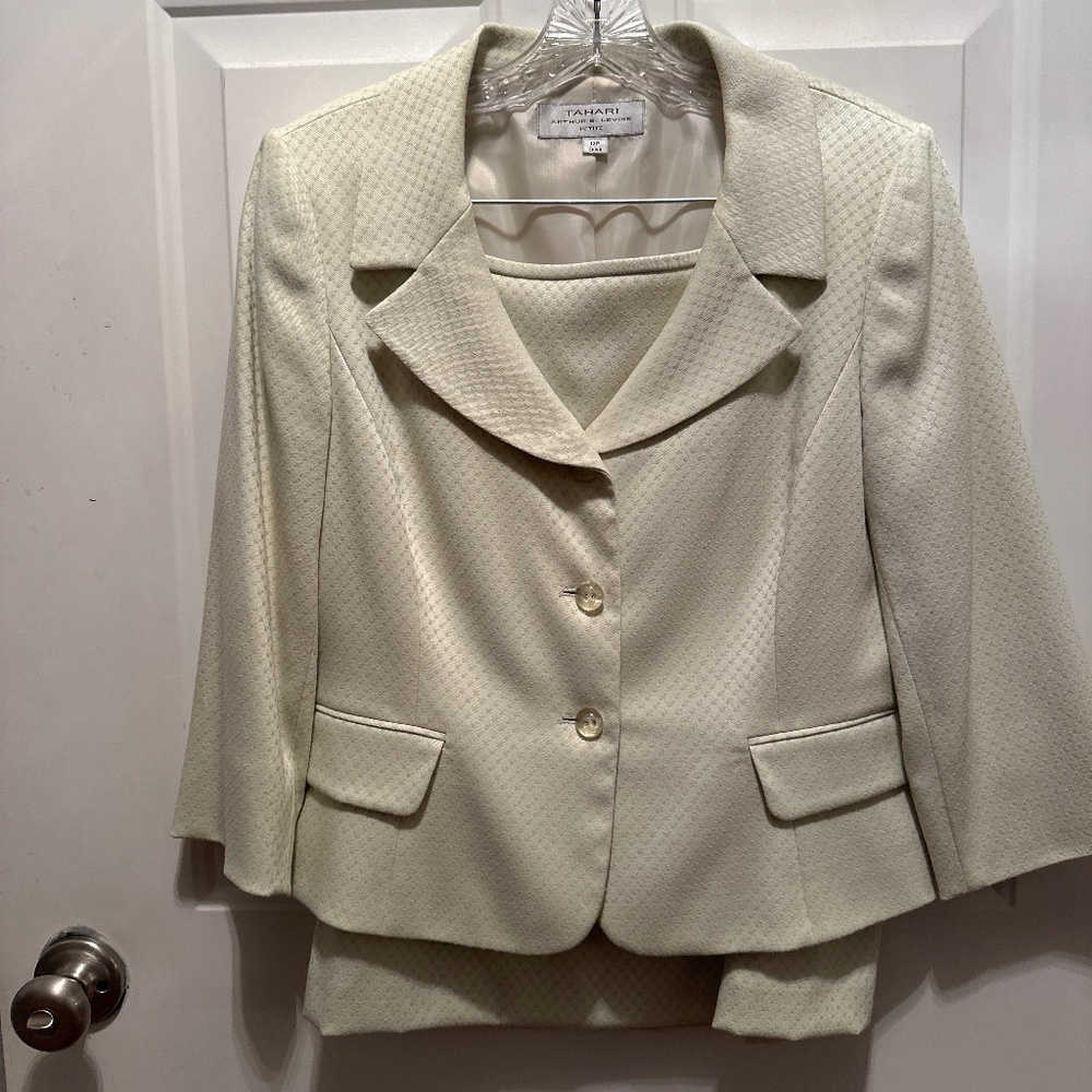 Tahari Skirt Suit Petite